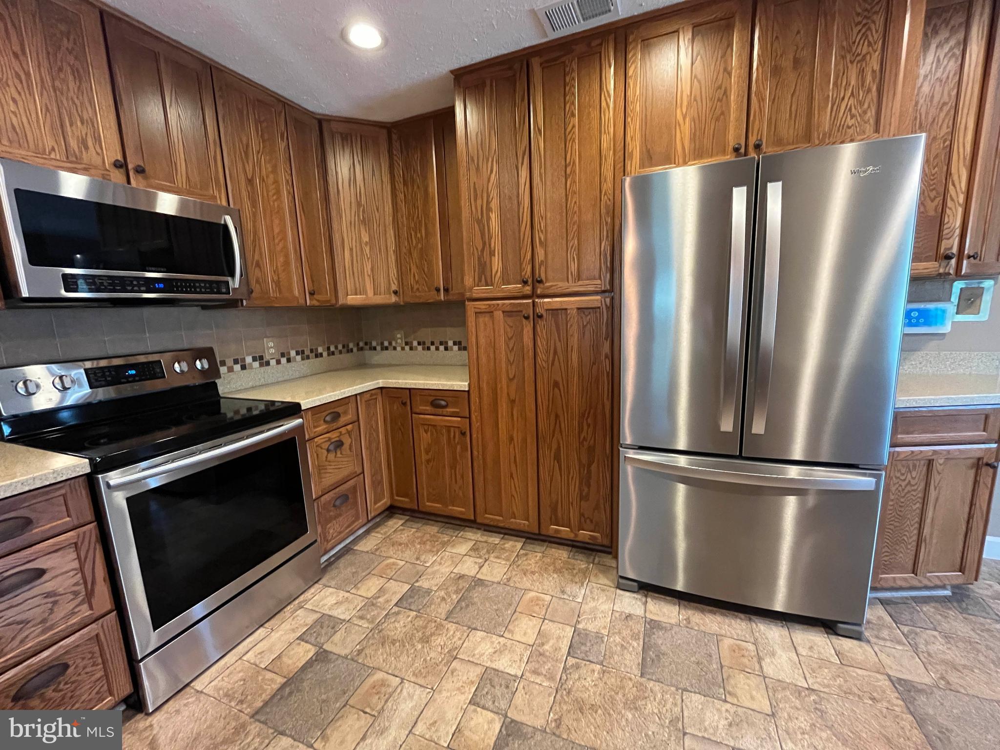 AVON BEND - Residential