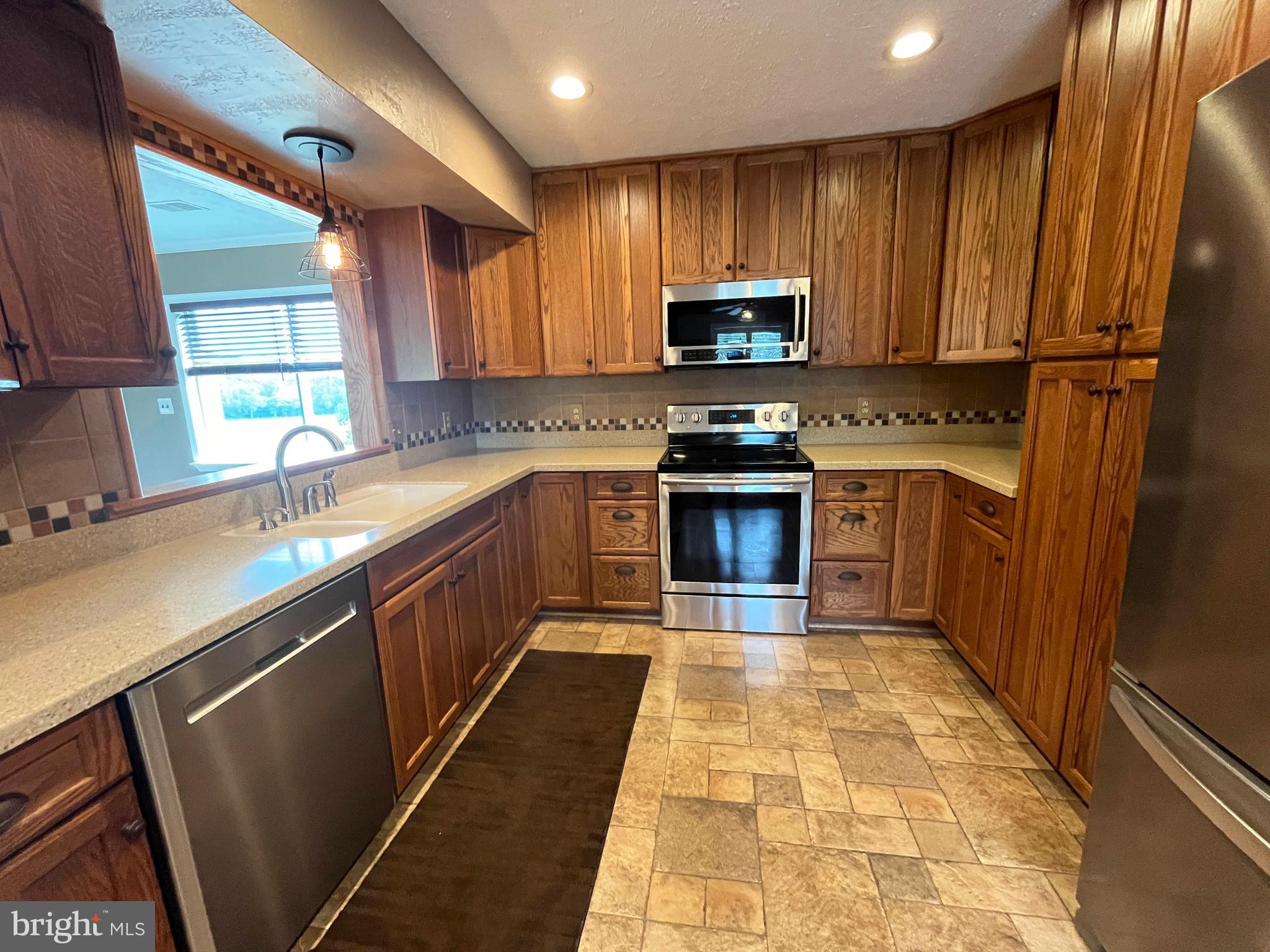 AVON BEND - Residential