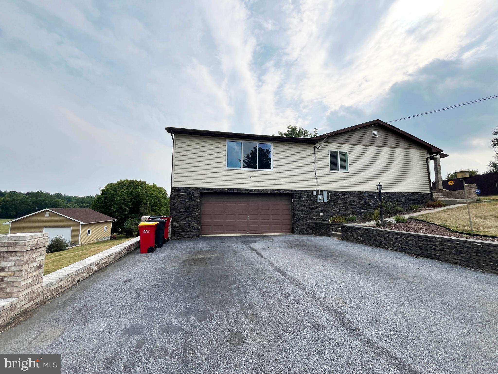 AVON BEND - Residential