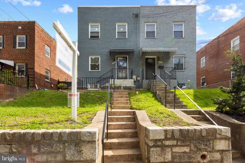 4609 EAST CAPITOL STREET SE WASHINGTON DC 20019