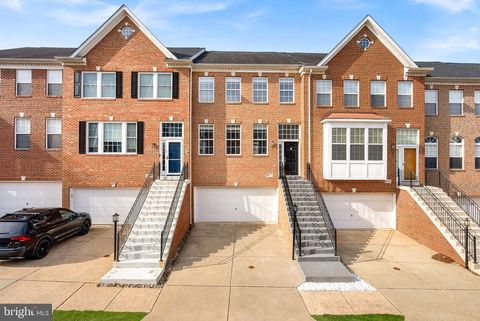Townhouse For Sale - 43073 Shadow Terrace<br/> LEESBURG, VA 20176
