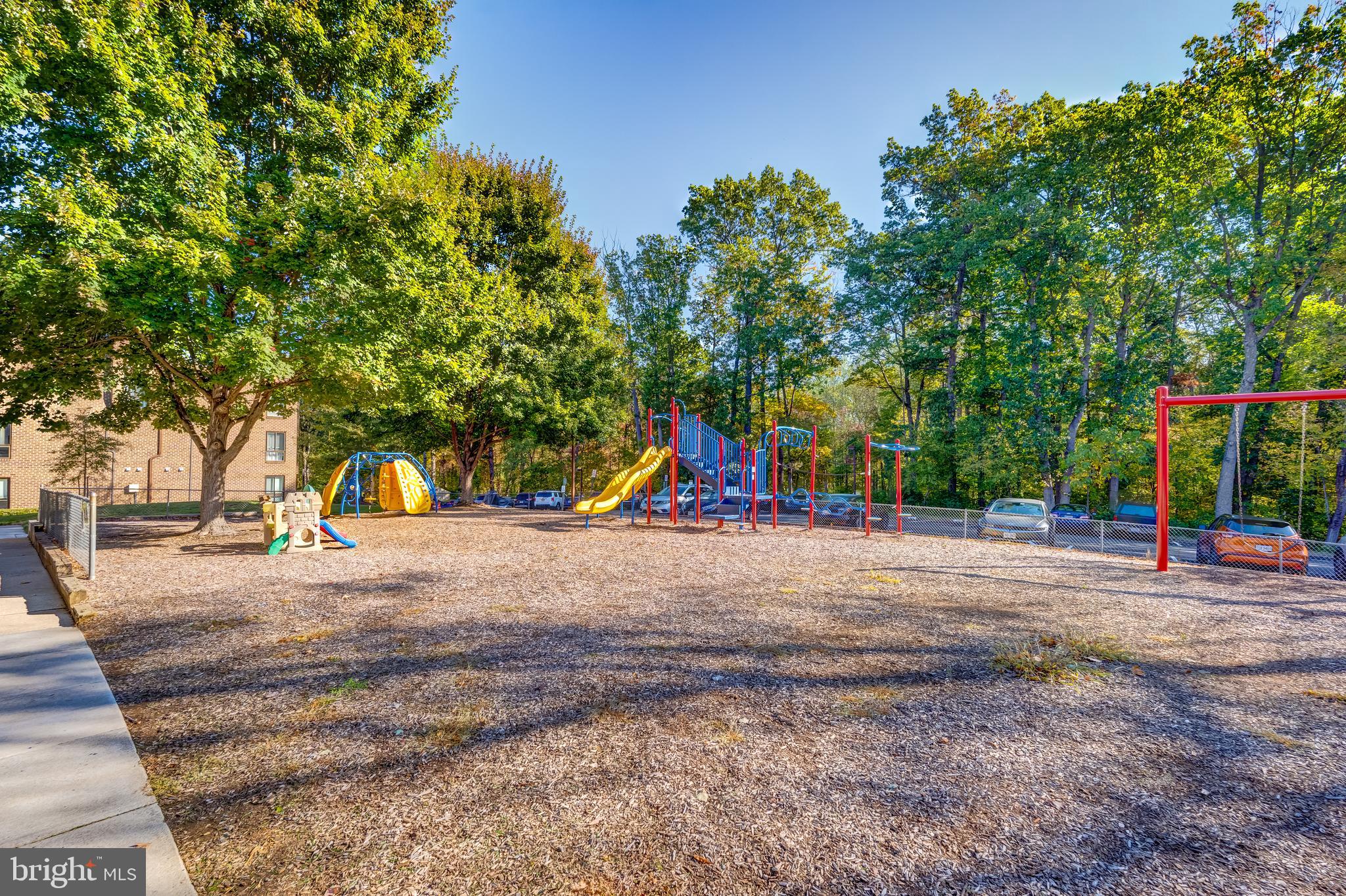 CHESTNUT GROVE - Residential