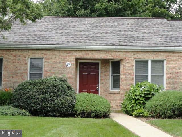 This 2 bedroom, 2 full bath condo offers modern amenities including central air, one car garage & master bedroom with on-suite. Move in condition and aggressively priced. So much for very little!