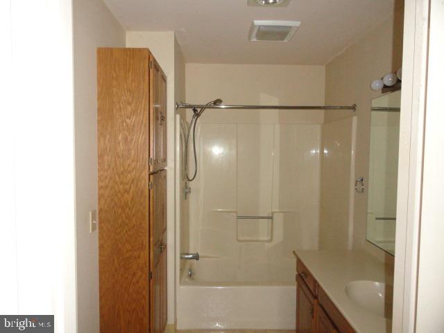 WOODLAND ESTATES - Residential