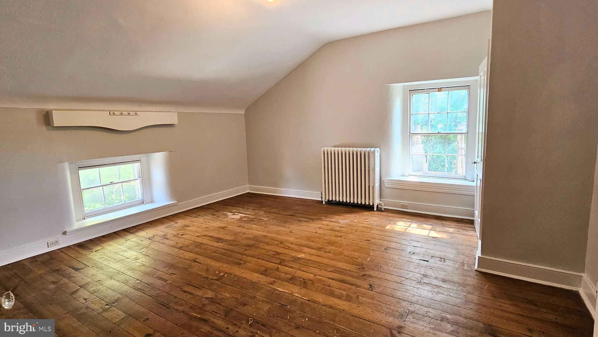 Welcome to this newly painted bright and spacious 2-bedroom apartment with option to use 3rd room either as a flex room or a large living room. It is located on the third floor of this charming old building. Original wide plank hardwood floor runs throughout, with new floors in kitchen and bathroom and updated lights. Two off-street stacked parking spaces comes with the unit. Heat and hot water are INCLUDED in the rent!
Residents have access to a shared coin-operated laundry located in the building's basement. The property is conveniently situated between West Chester and Exton,near Route 30, Route 202, Route 3, and the Pennsylvania Turnpike.
Cats allowed case by case.
Included in Rent:
-Heat
-Water, sewer, trash & recycling
-Snow removal & landscaping
-2 off-street parking space