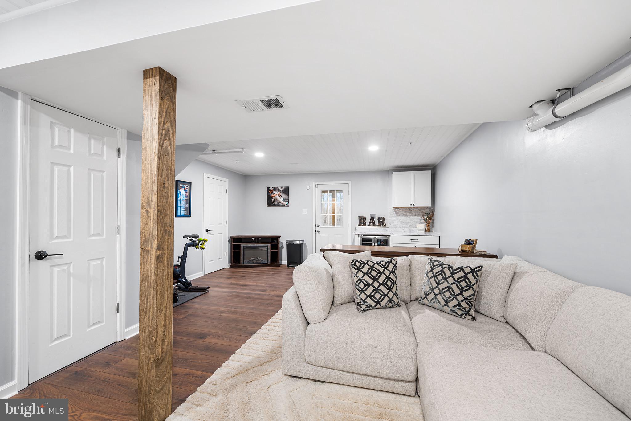 SANATOGA CROSSING - Residential