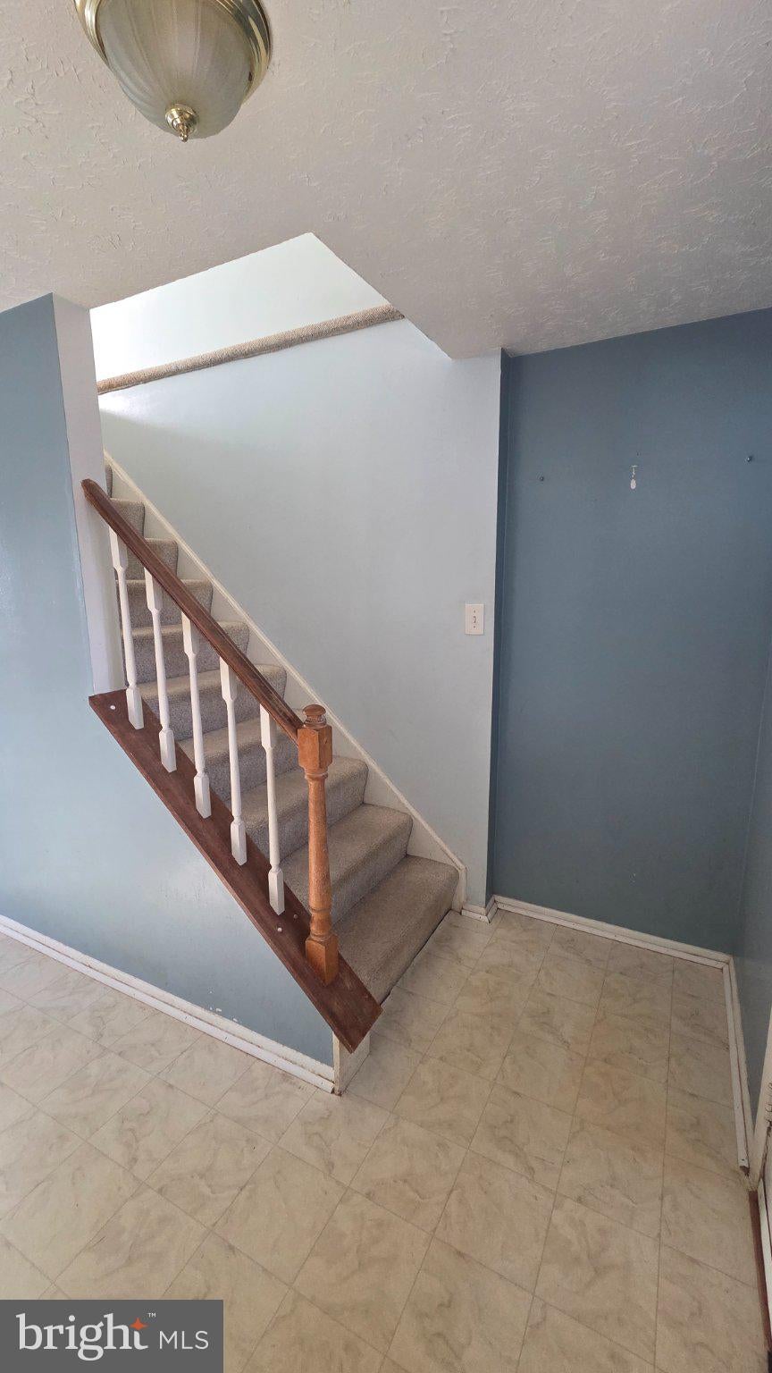 Photo of 17 Mountain Laurel Court, GAITHERSBURG, MD 20879 (MLS # MDMC2259156)