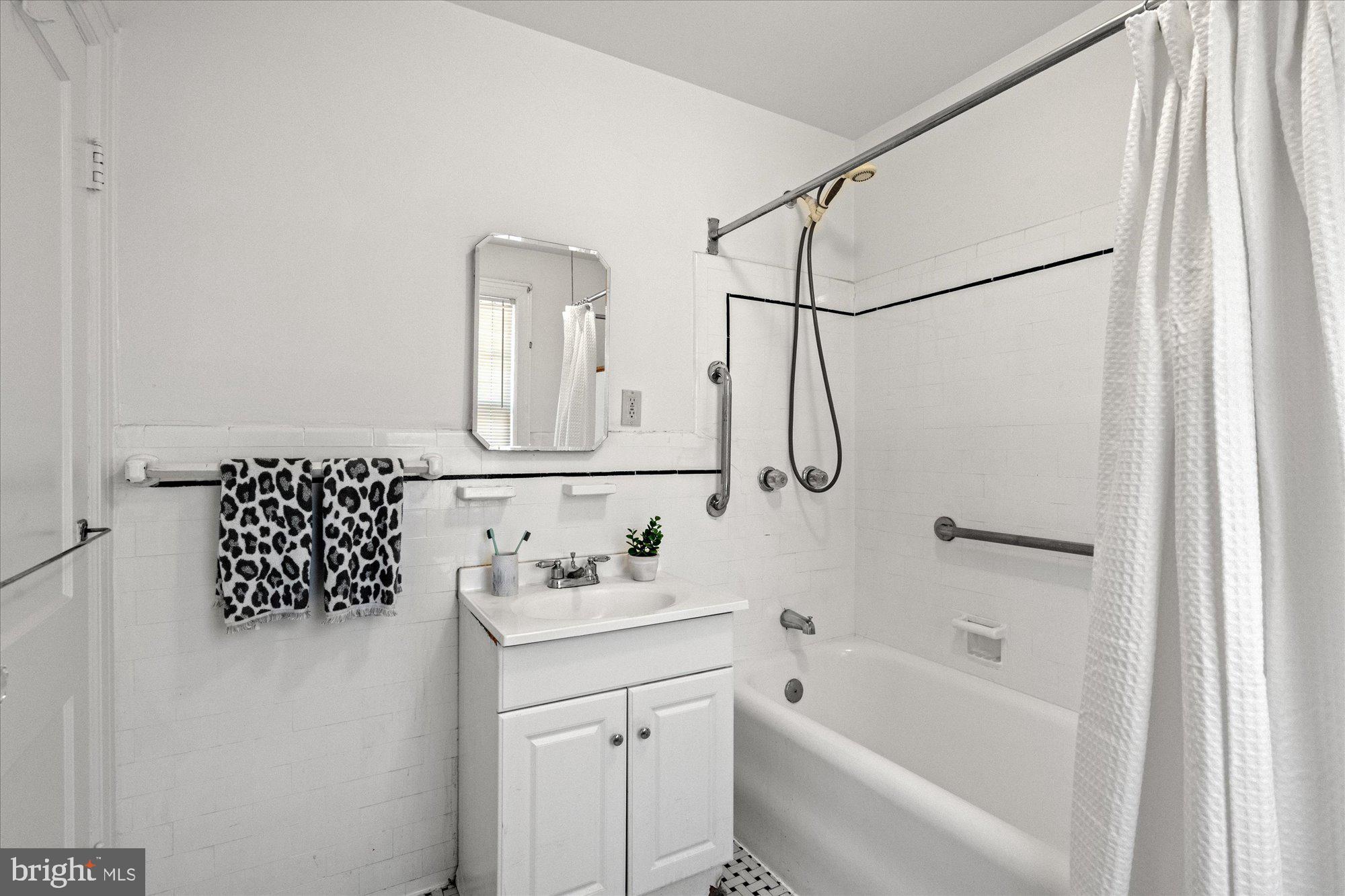 PARKER GRAY - Residential