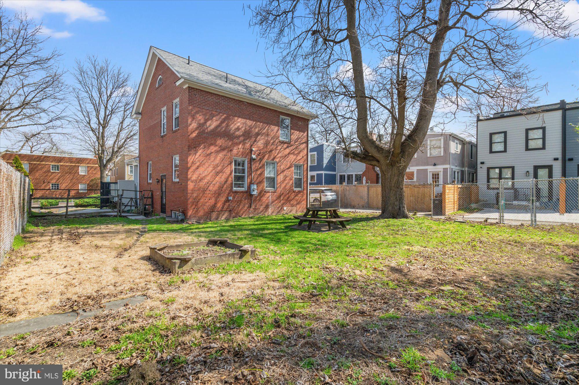 PARKER GRAY - Residential