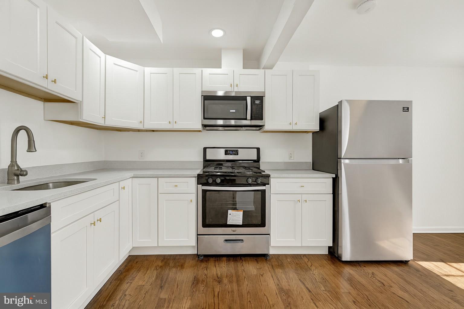 STRATFORD MEWS - Residential