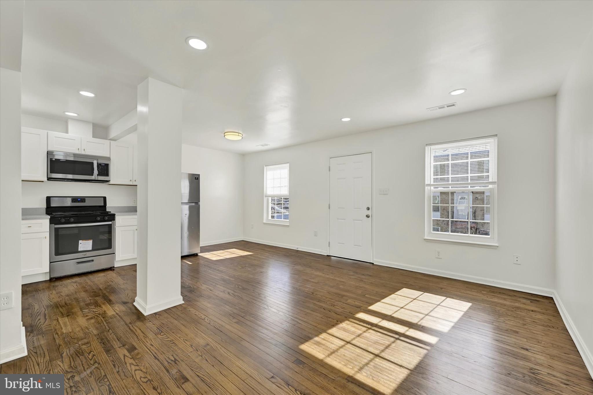 STRATFORD MEWS - Residential