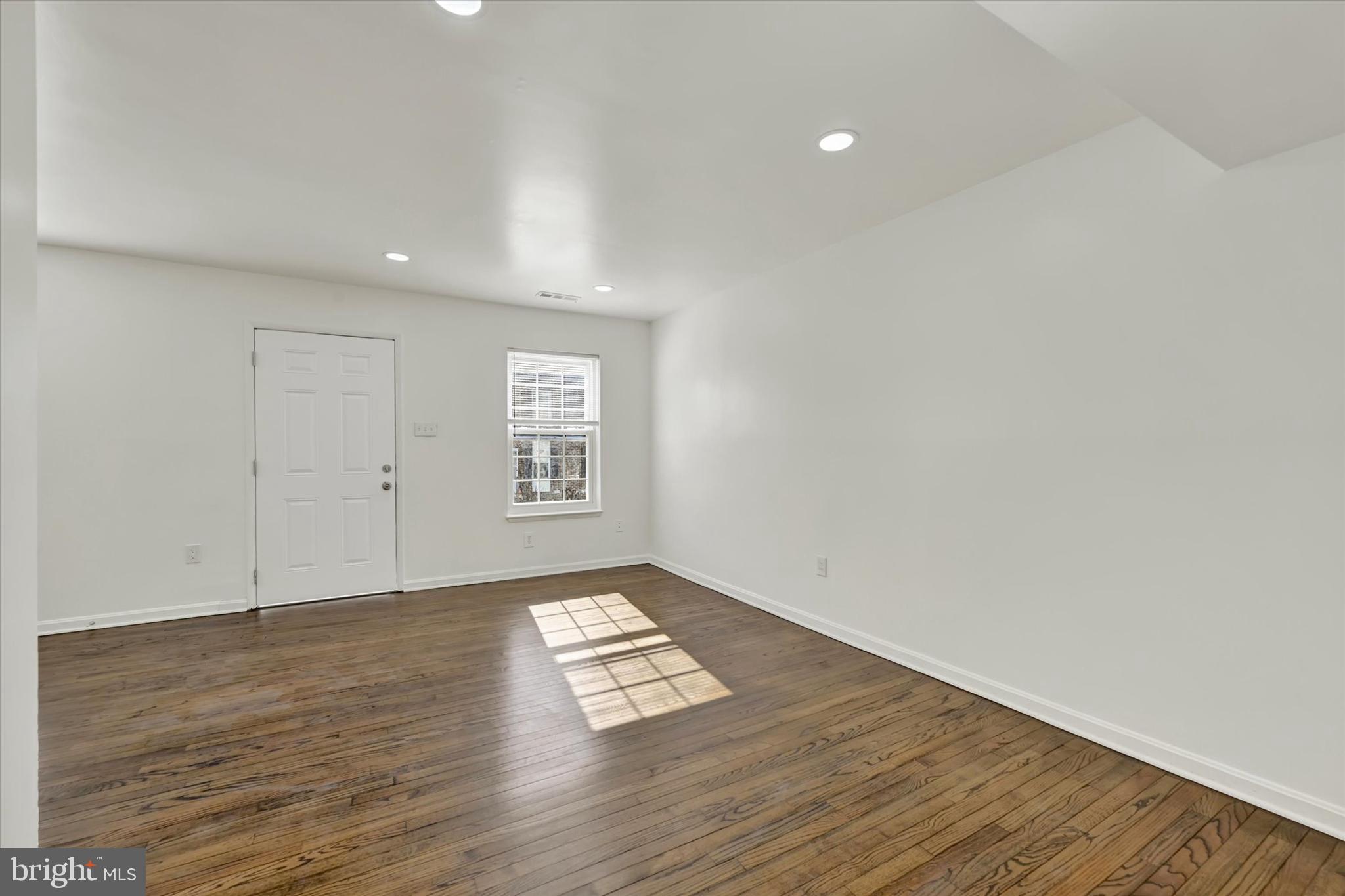 STRATFORD MEWS - Residential