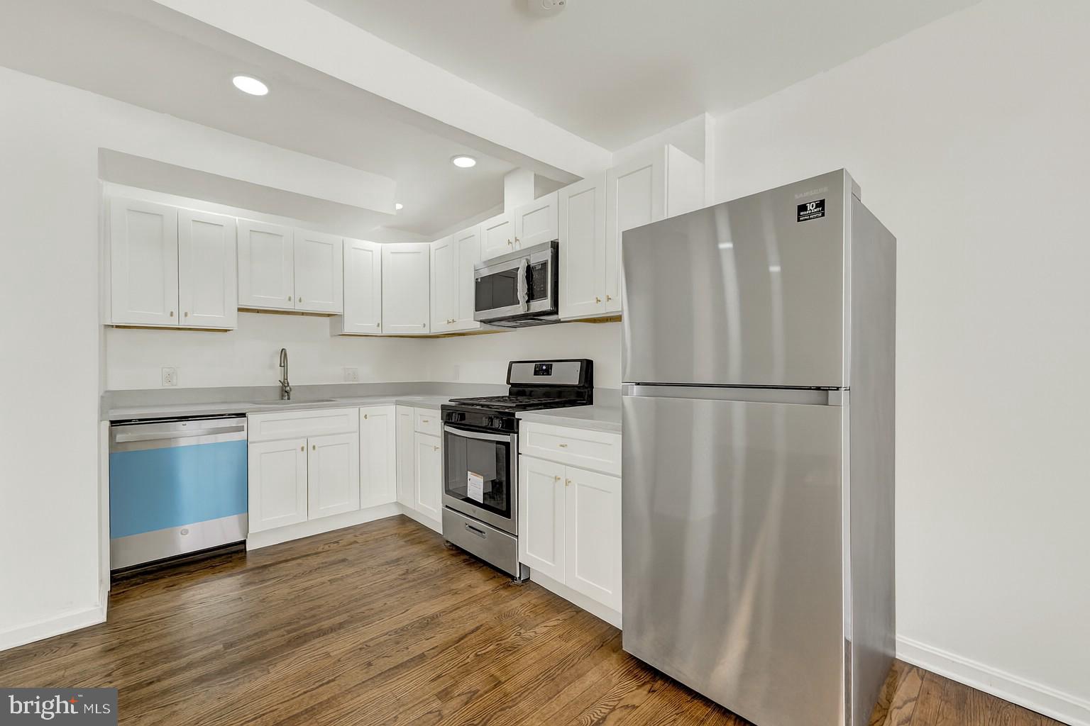 STRATFORD MEWS - Residential