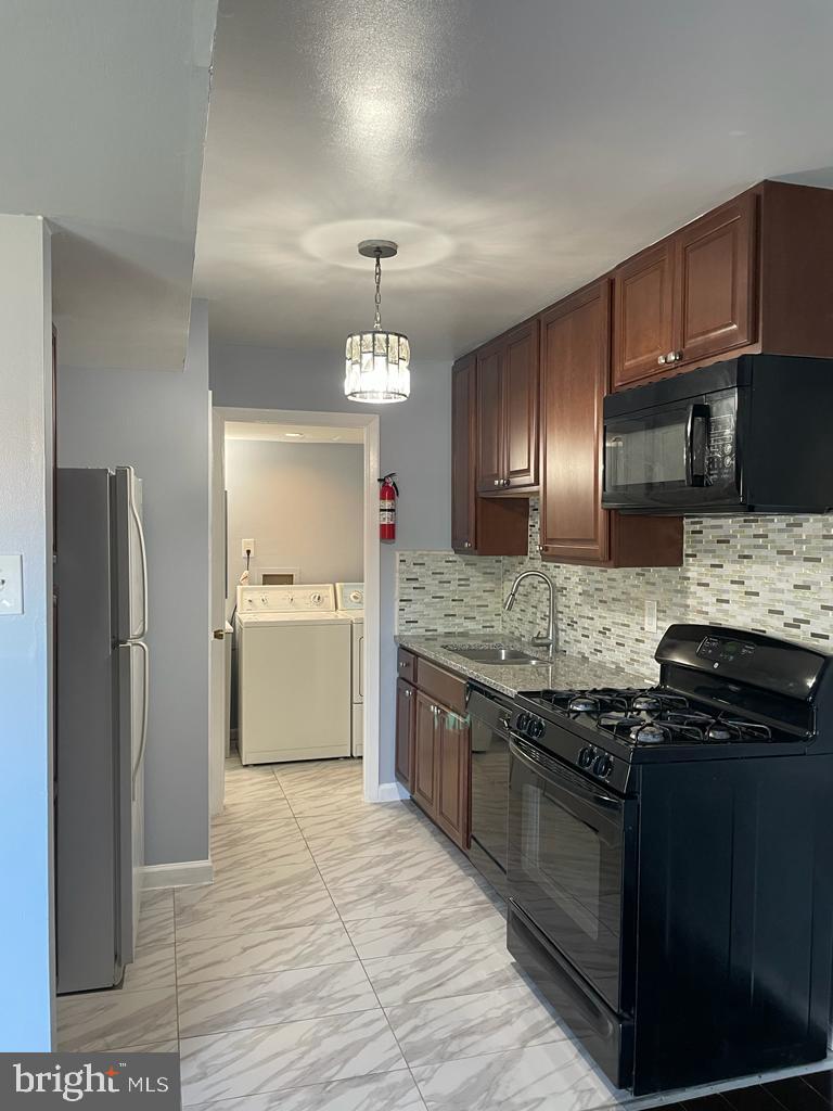 WHISKEY BOTTOM - Residential