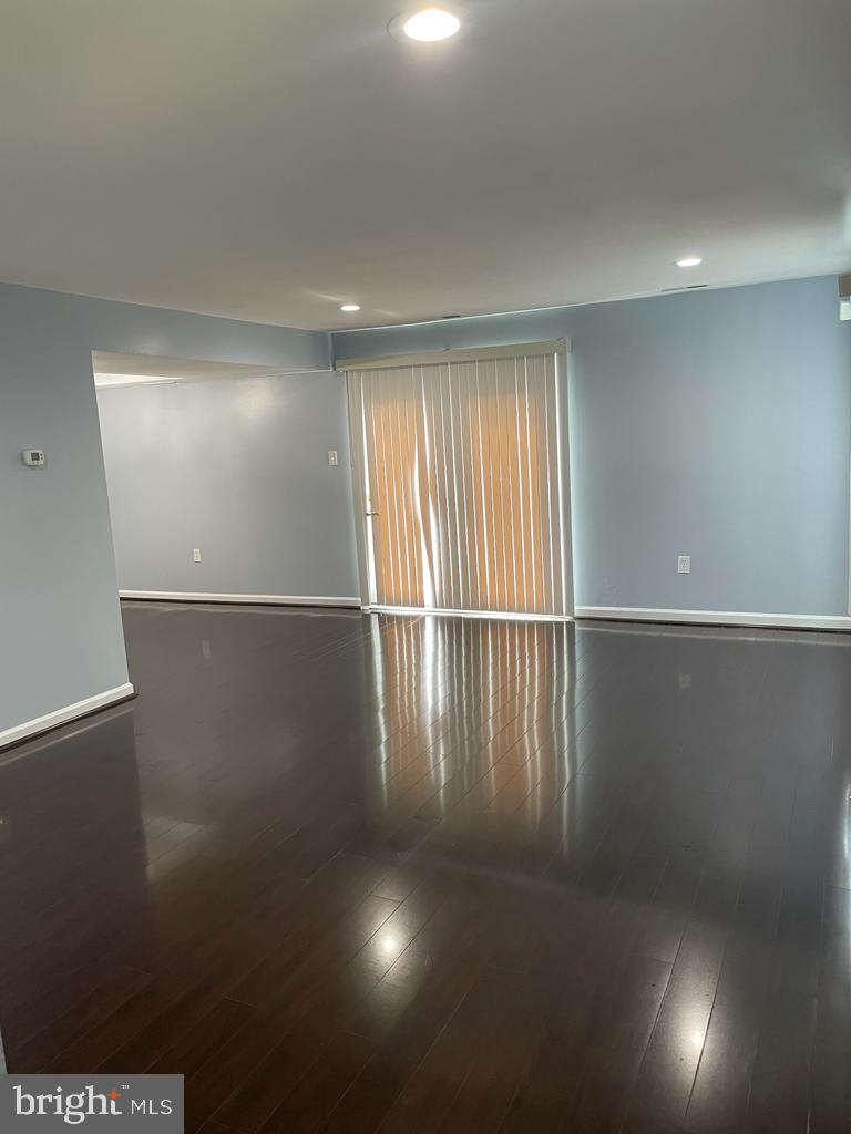 WHISKEY BOTTOM - Residential