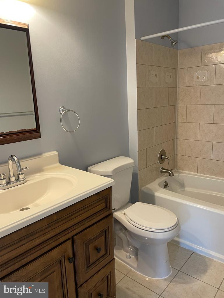 WHISKEY BOTTOM - Residential