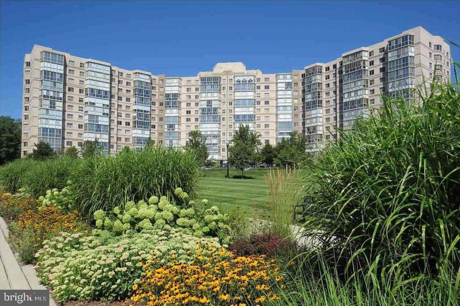 Photo of 19365 Cypress Ridge Terrace #1105, LEESBURG, VA 20176 (MLS # VALO2130956)