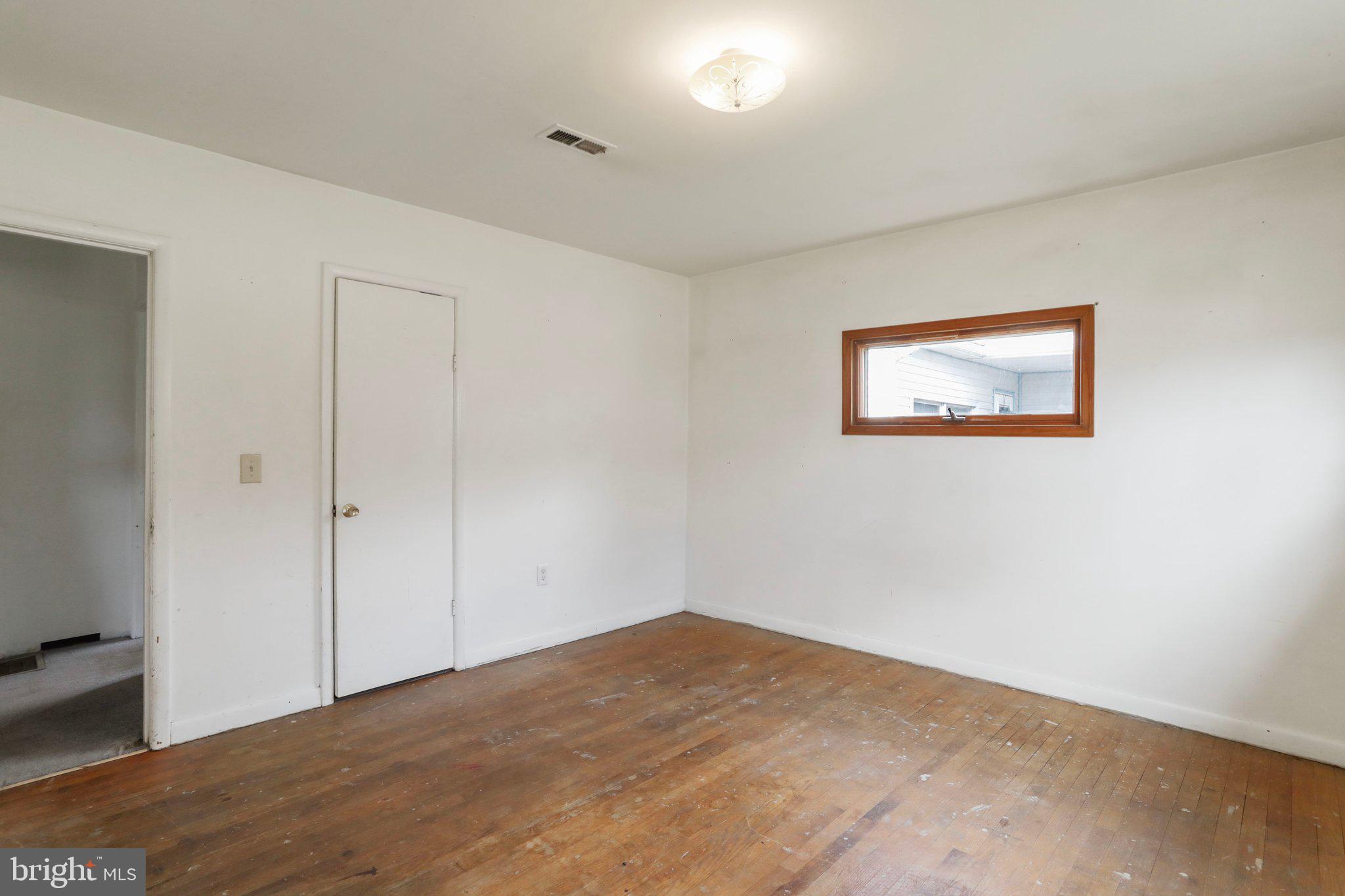 CRESAPTOWN - Residential