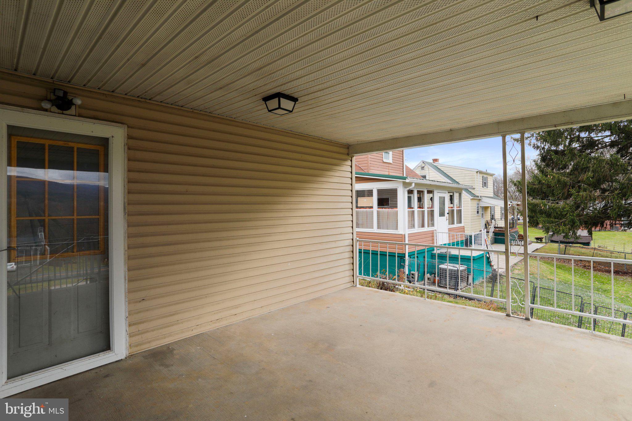 CRESAPTOWN - Residential