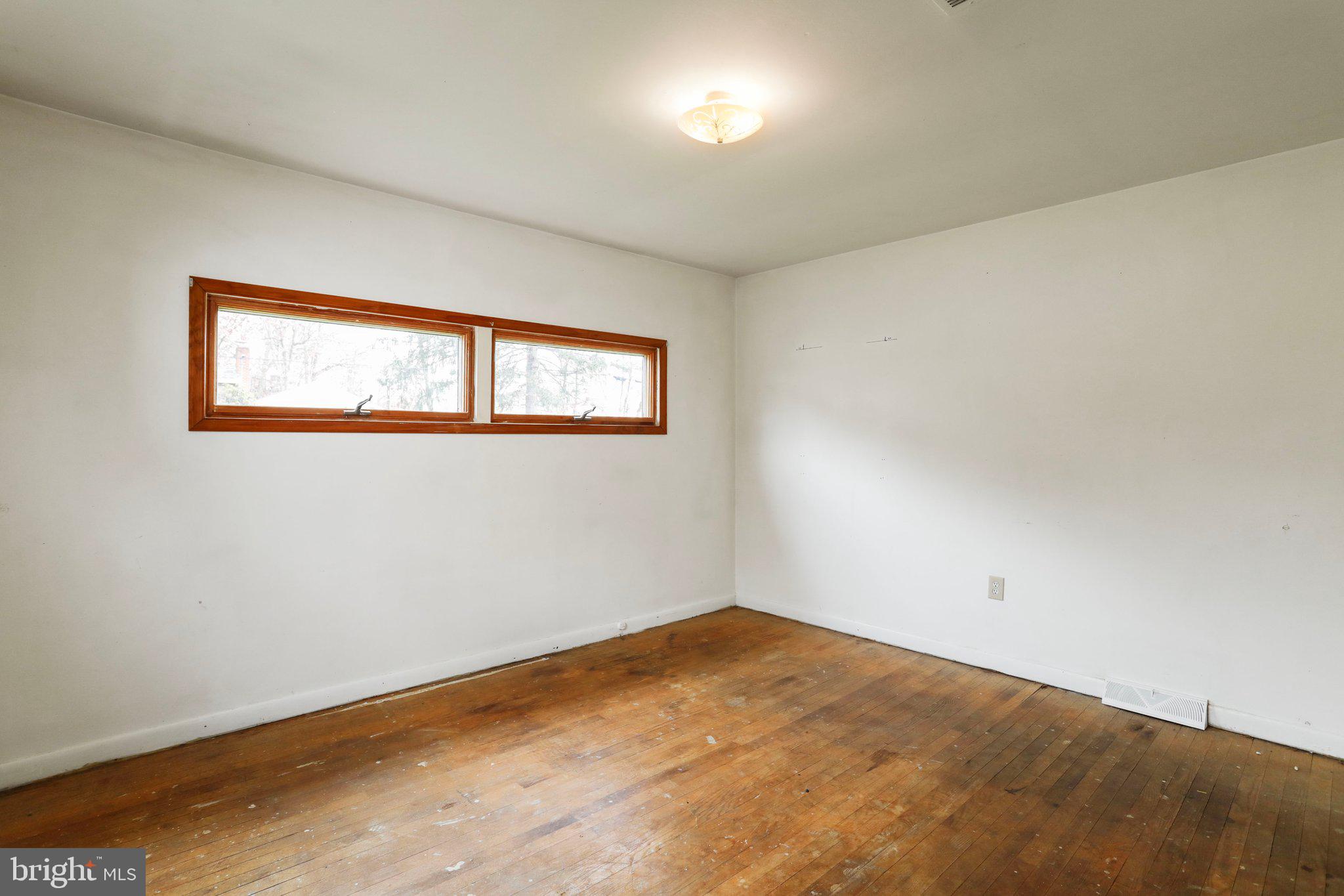 CRESAPTOWN - Residential