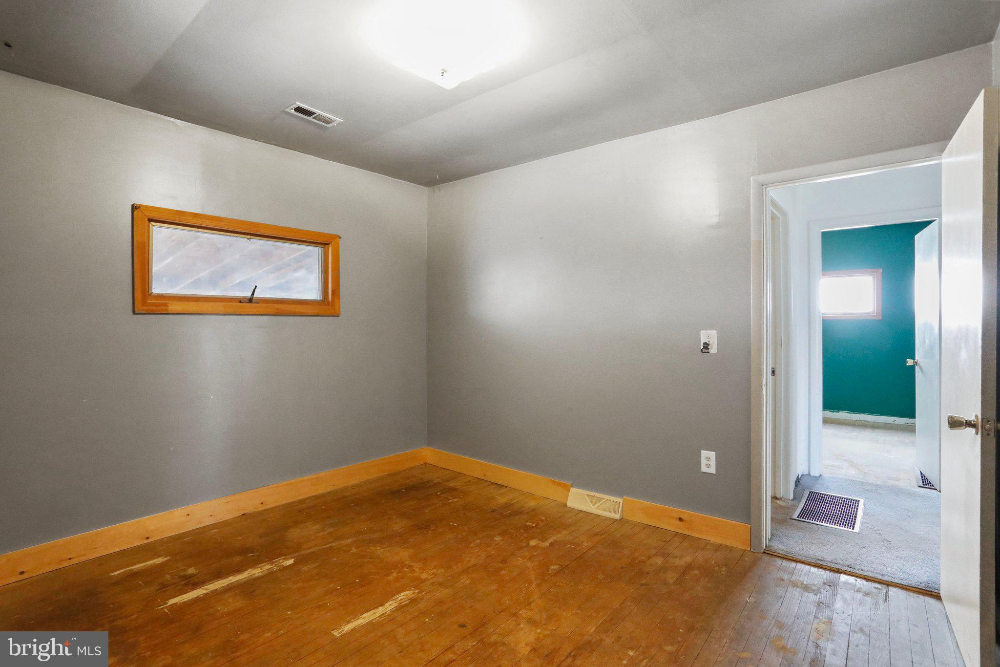 CRESAPTOWN - Residential