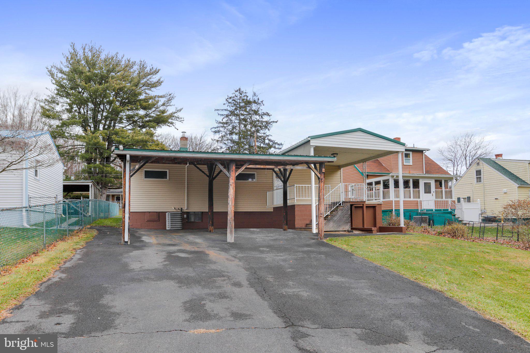 CRESAPTOWN - Residential