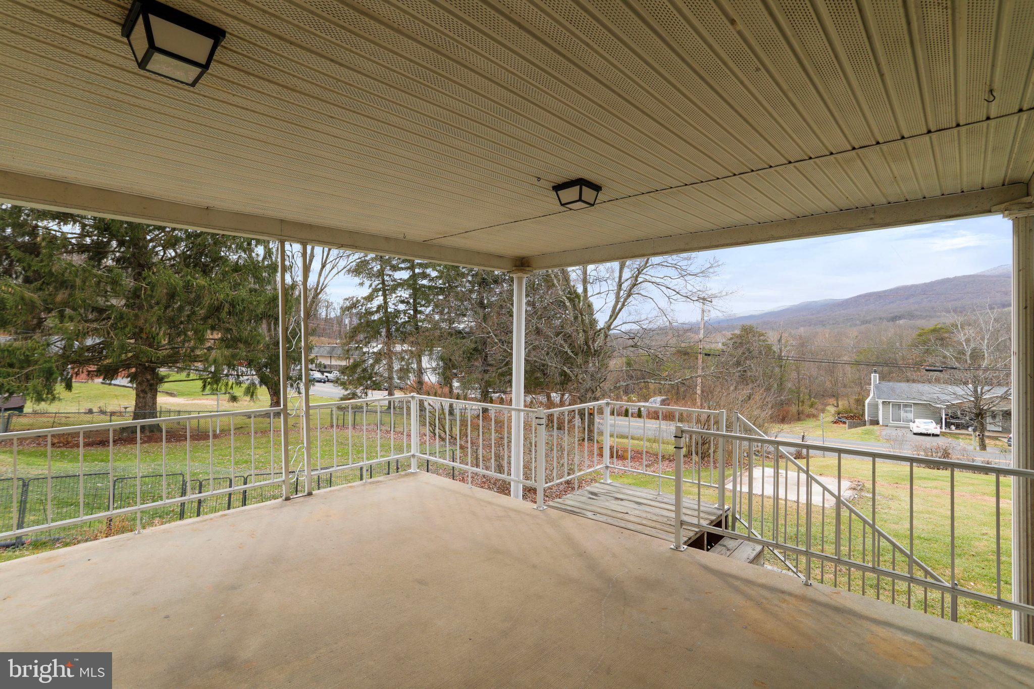 CRESAPTOWN - Residential