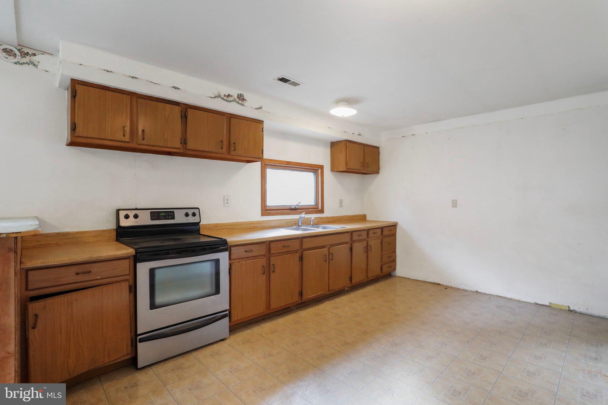 CRESAPTOWN - Residential