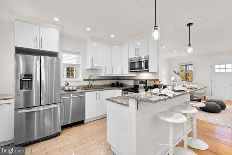 Townhouse For Sale - 1201 Queen Street<br/> WASHINGTON, DC 20002