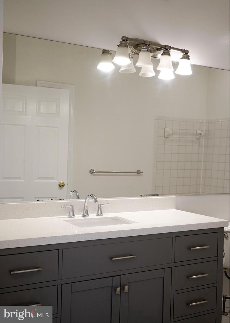 12004 AMBER RIDGE CIRCLE B-303