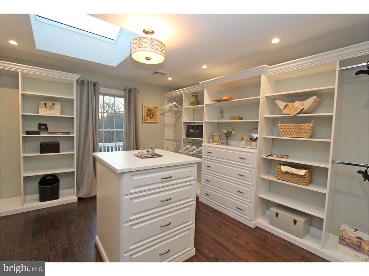 RADNOR HUNT - Residential