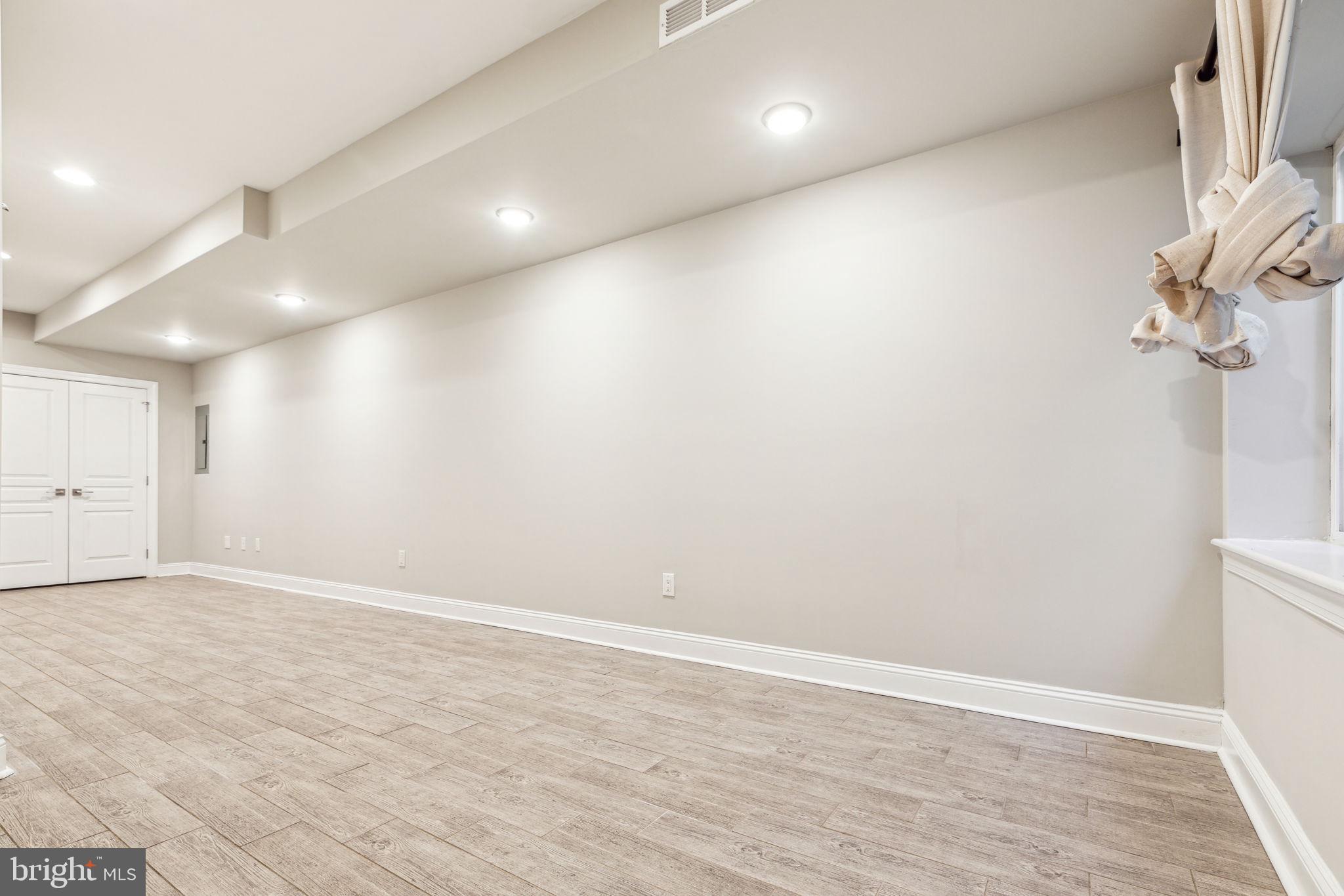 OLDE KENSINGTON - Residential