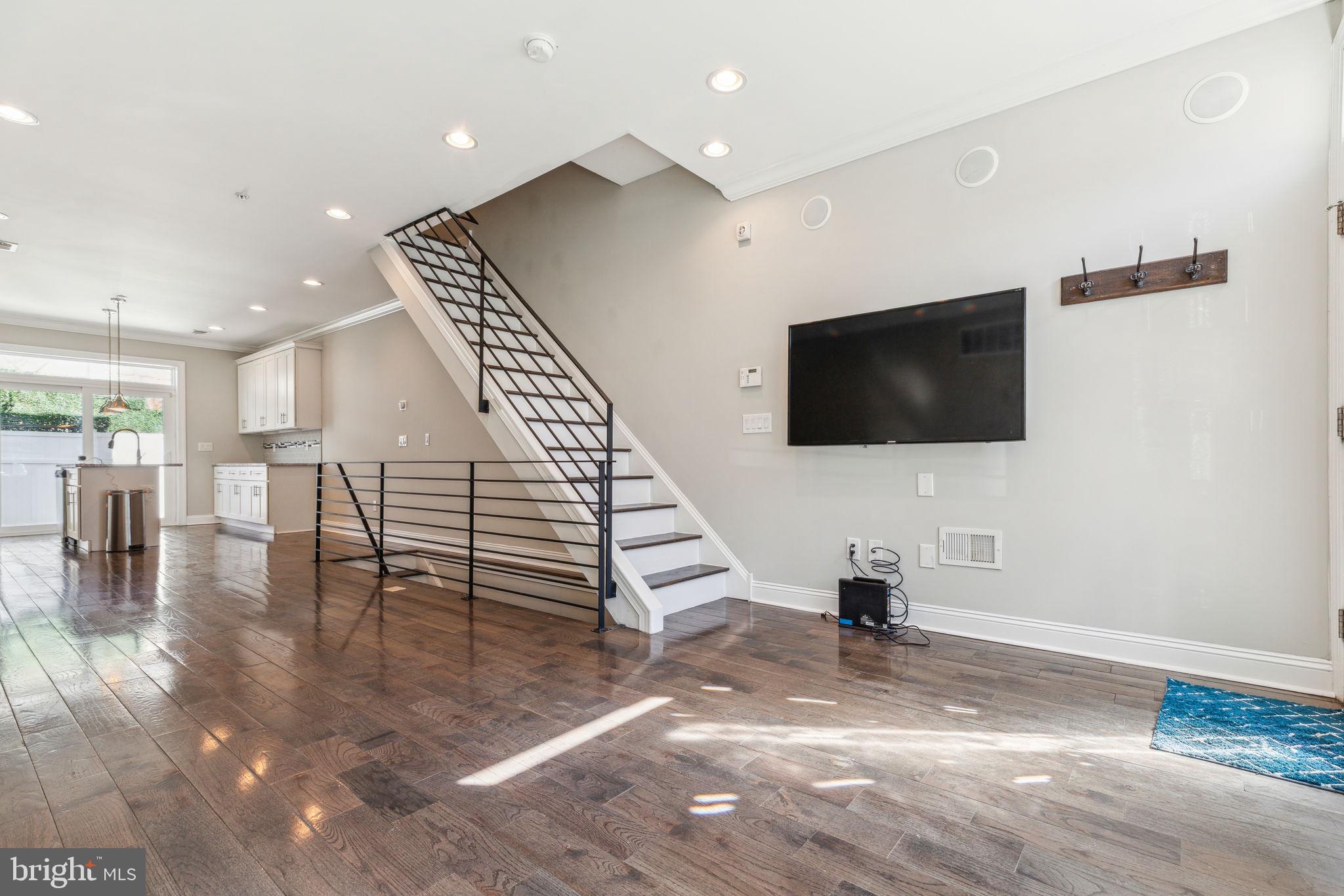 OLDE KENSINGTON - Residential