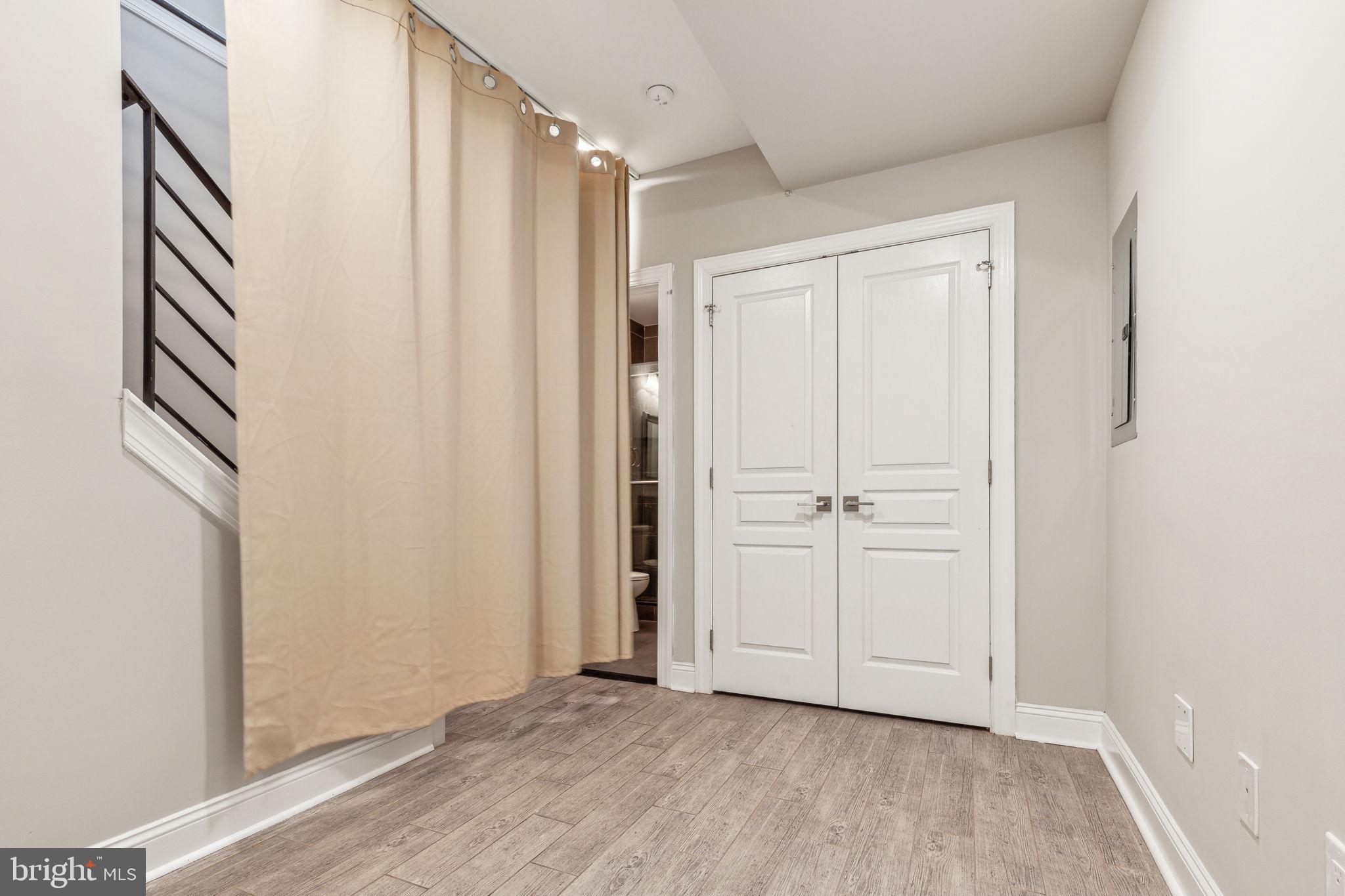 OLDE KENSINGTON - Residential