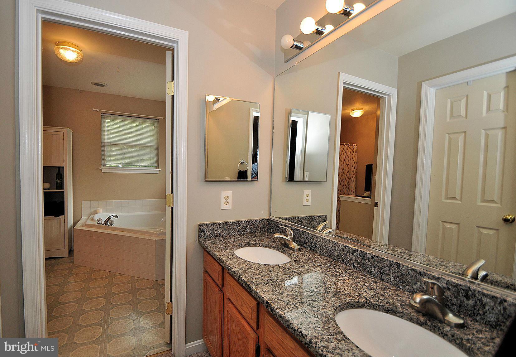 SELBY ON THE BAY - Residential