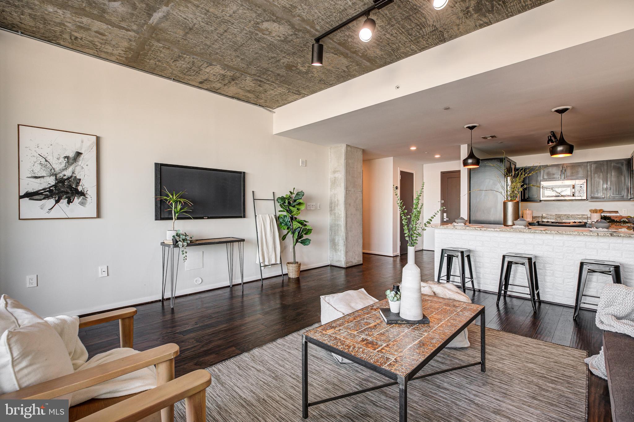 LOCUST POINT - Residential