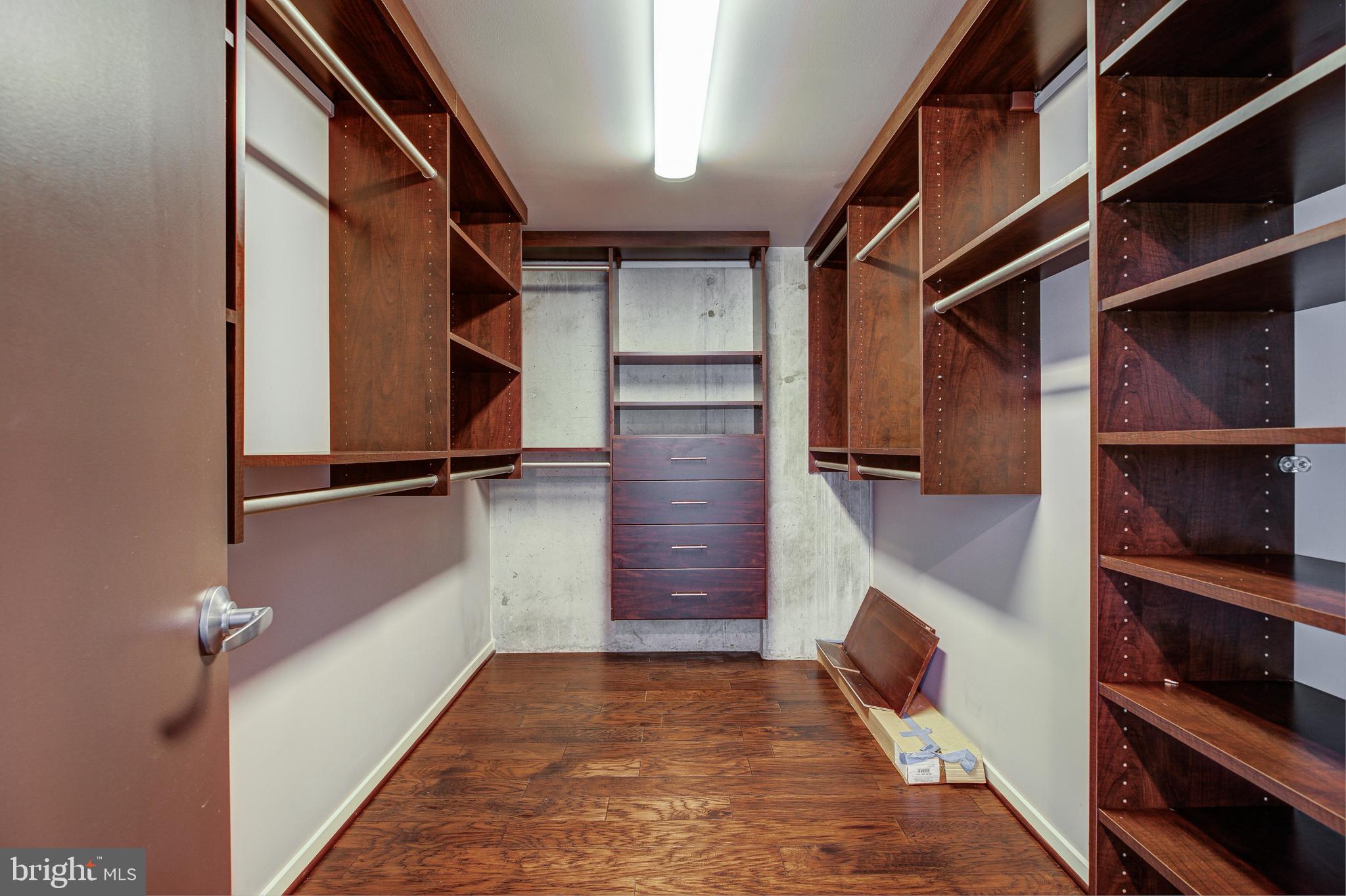 LOCUST POINT - Residential