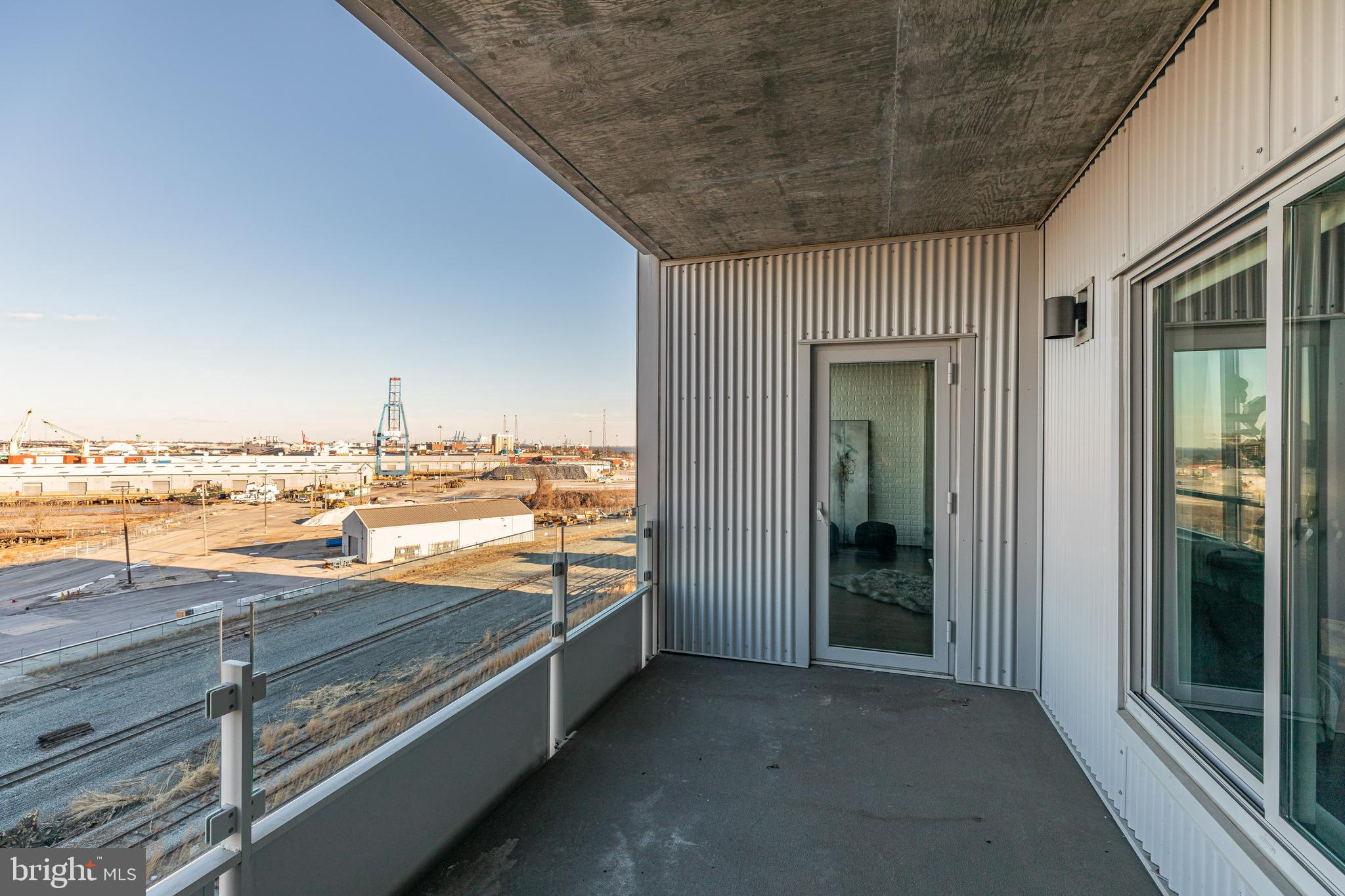 LOCUST POINT - Residential