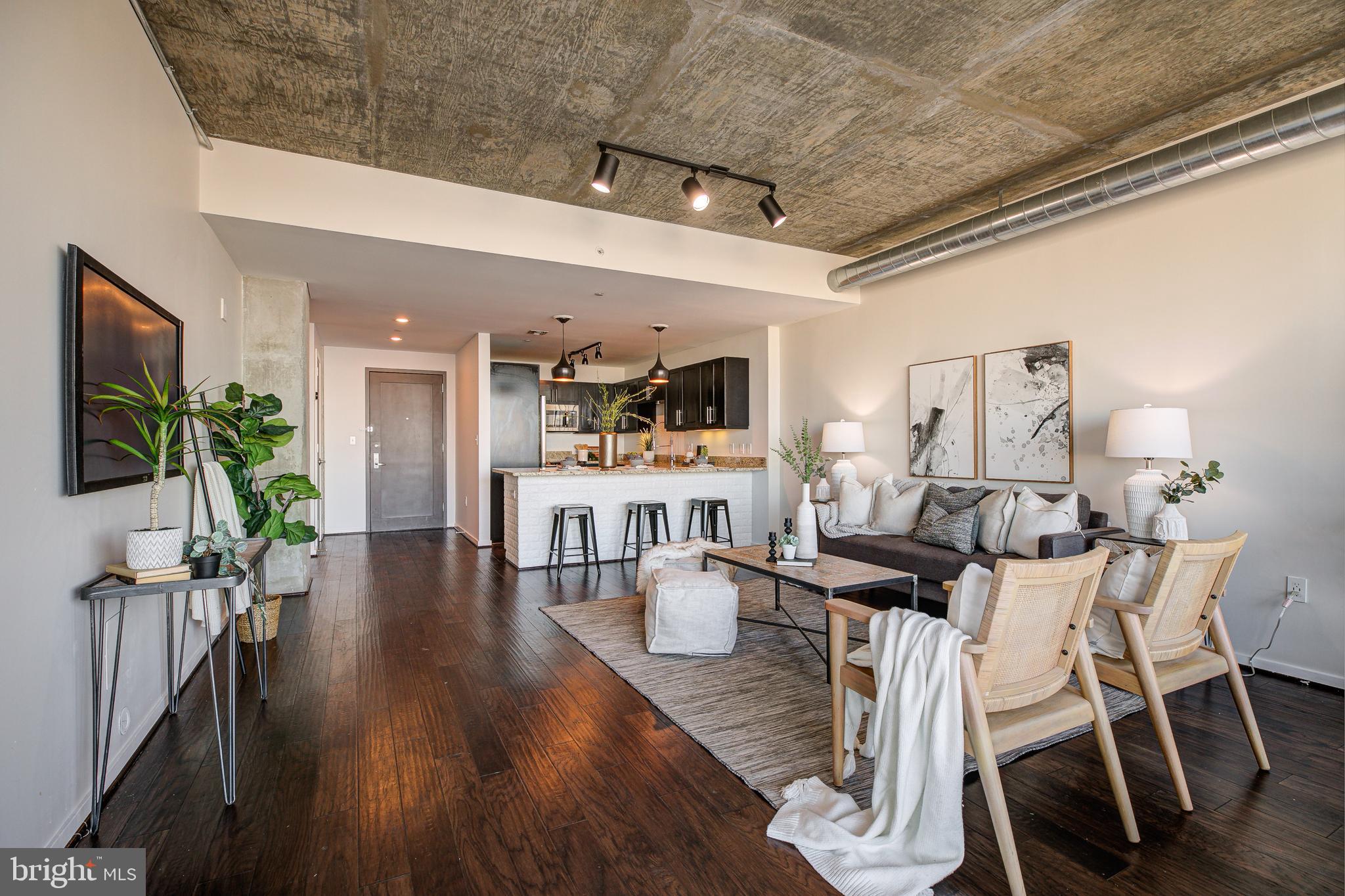 LOCUST POINT - Residential