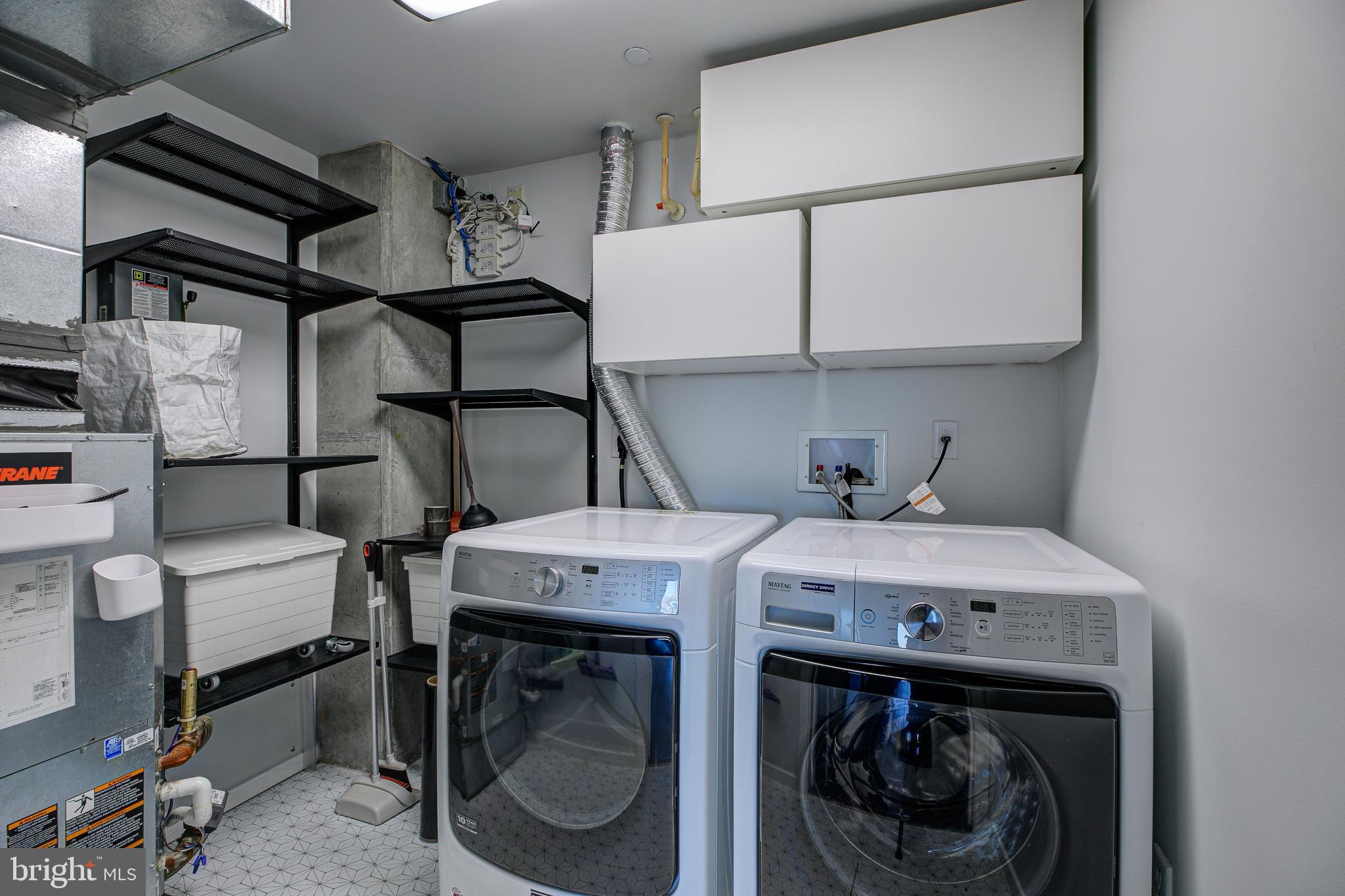 LOCUST POINT - Residential