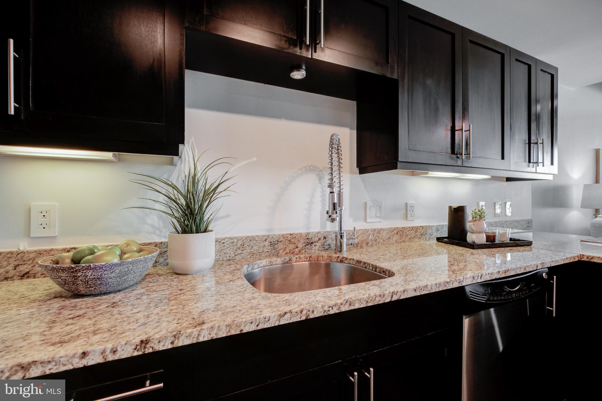 LOCUST POINT - Residential