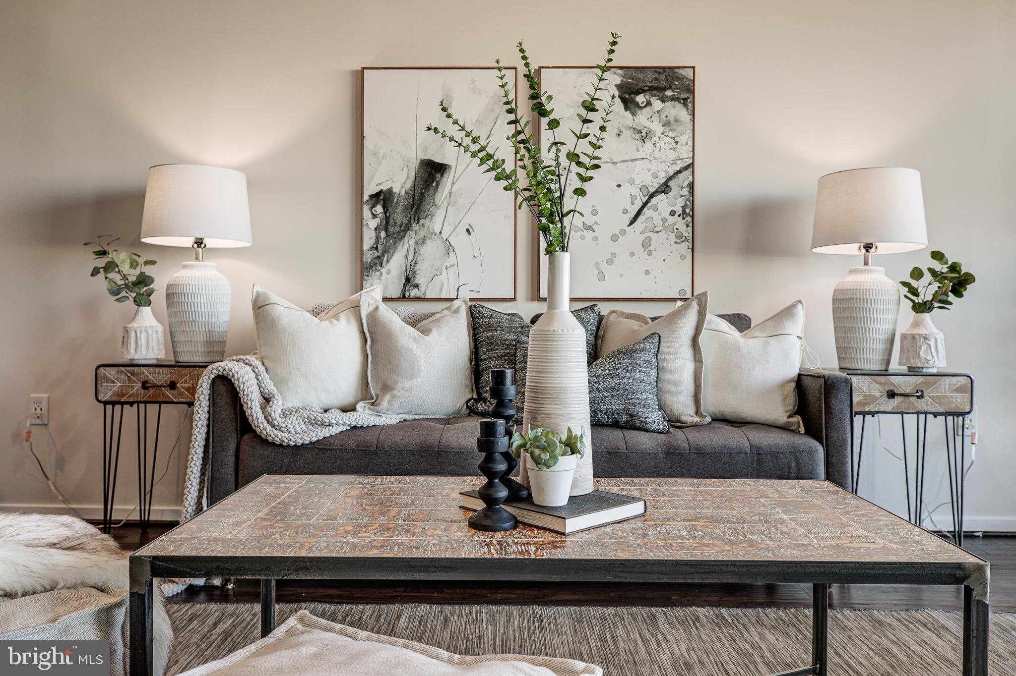 LOCUST POINT - Residential