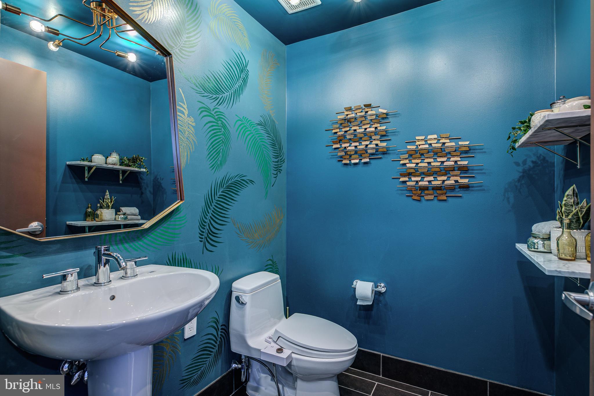 LOCUST POINT - Residential