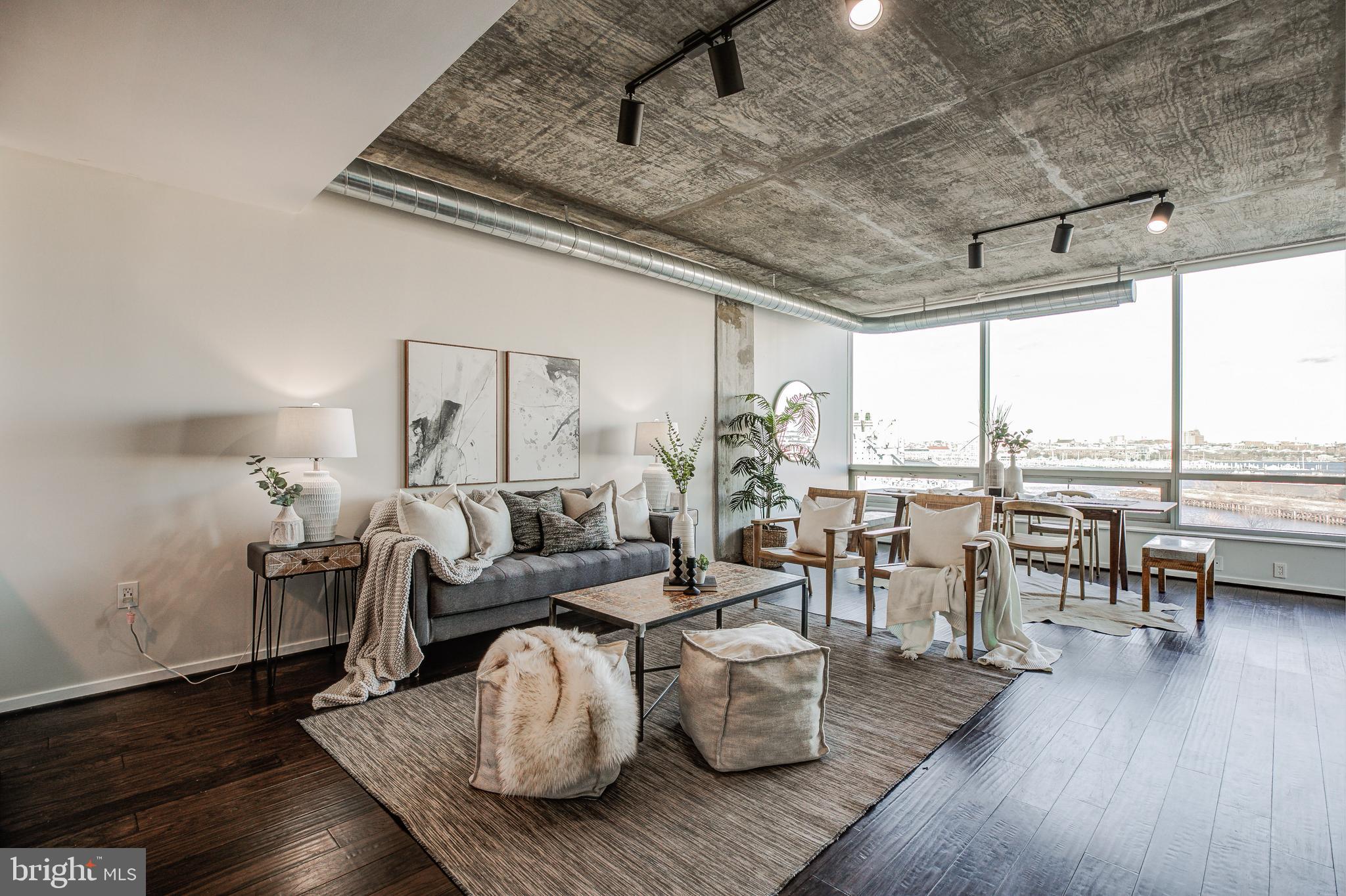 LOCUST POINT - Residential