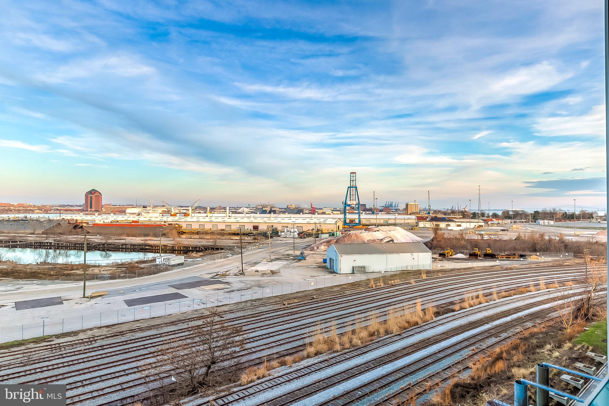 LOCUST POINT - Residential