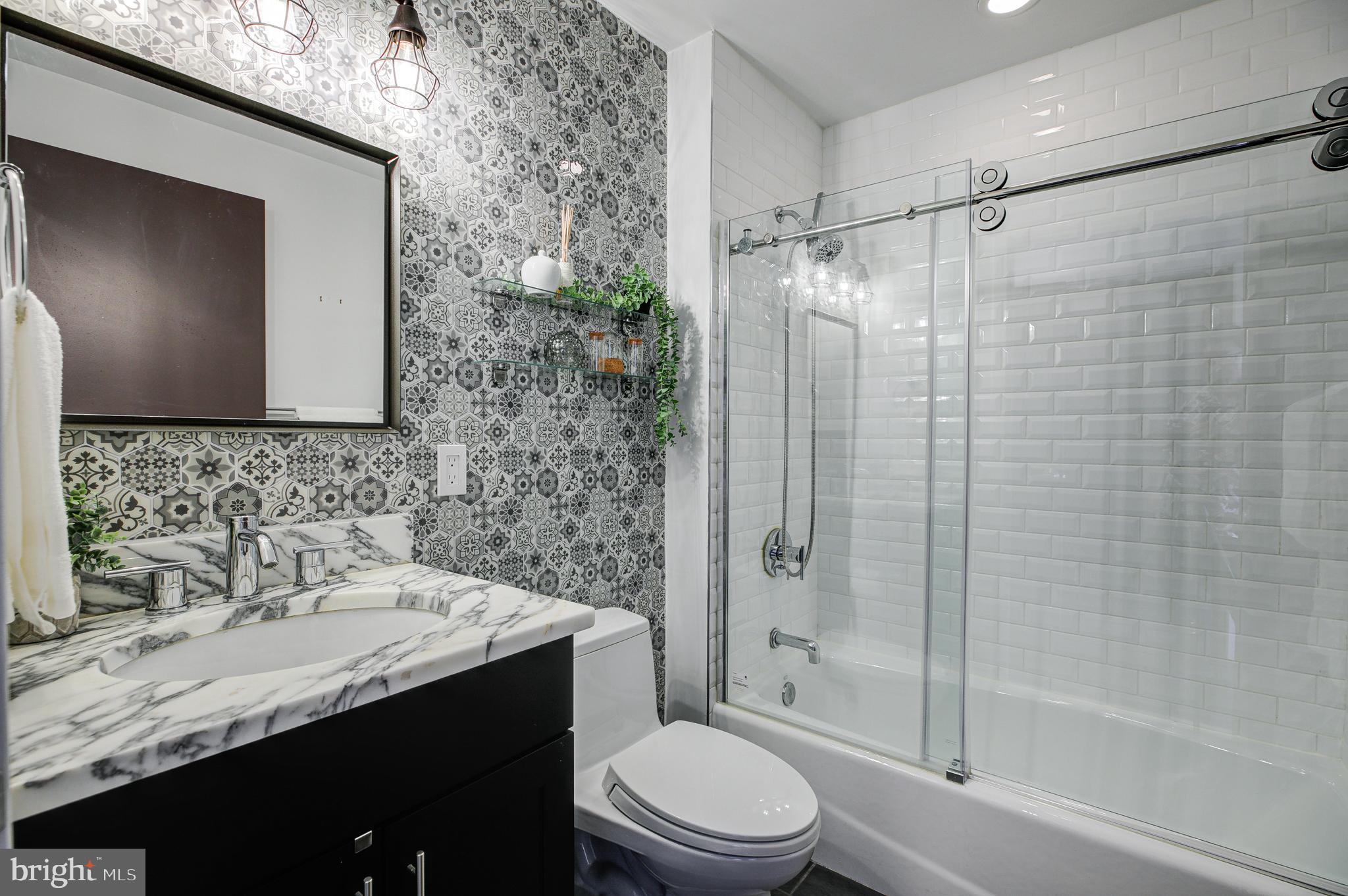 LOCUST POINT - Residential