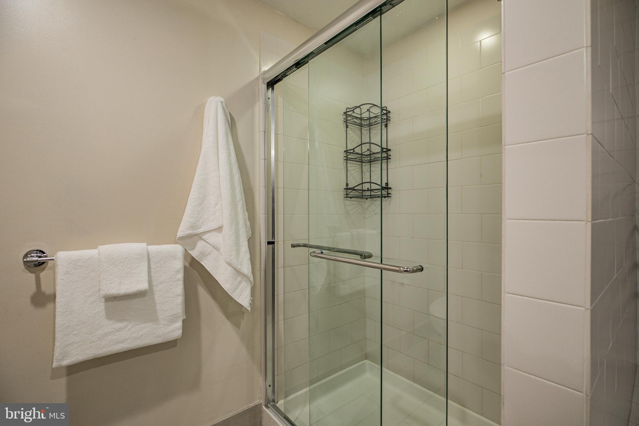 LOCUST POINT - Residential