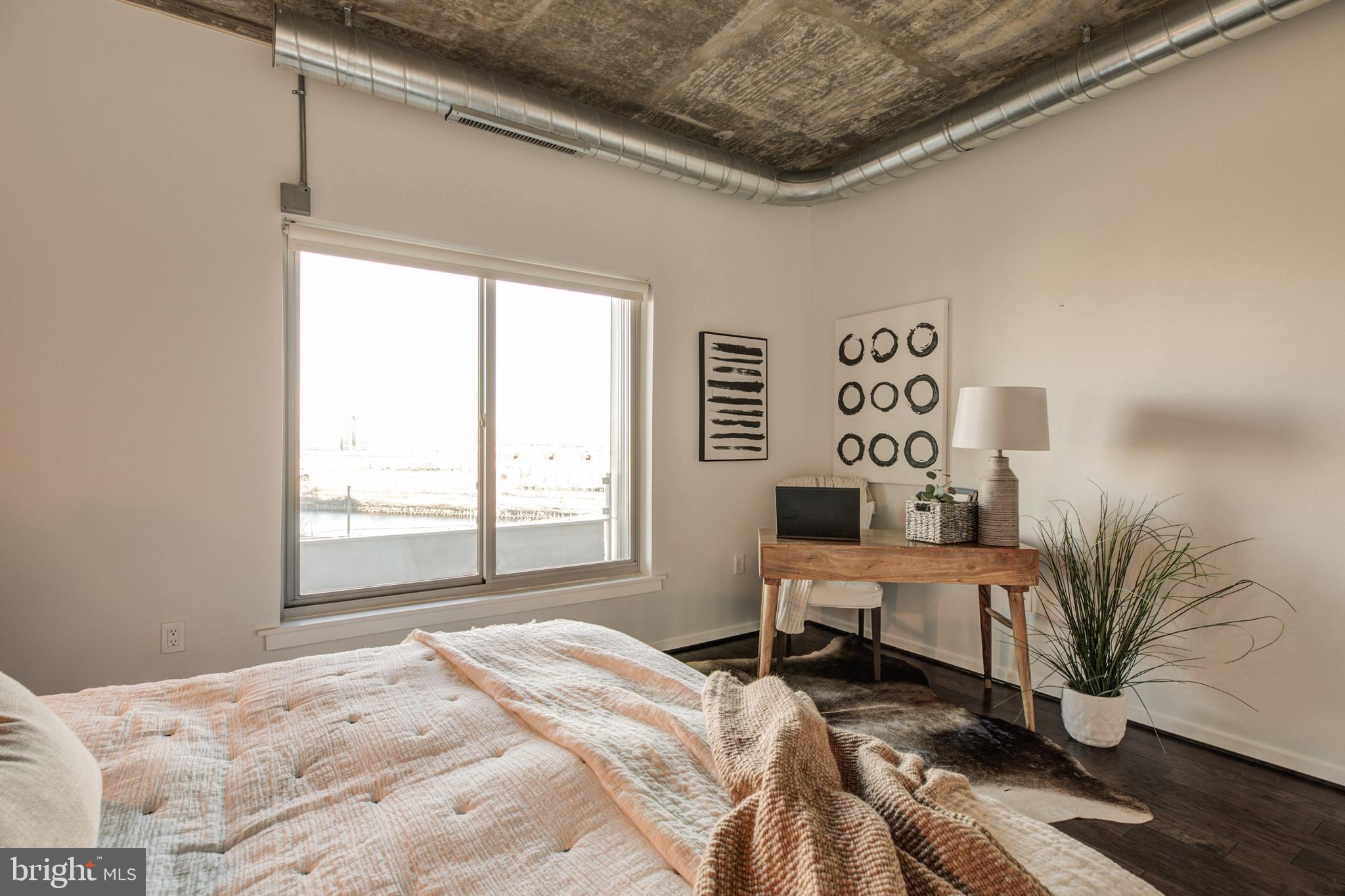 LOCUST POINT - Residential