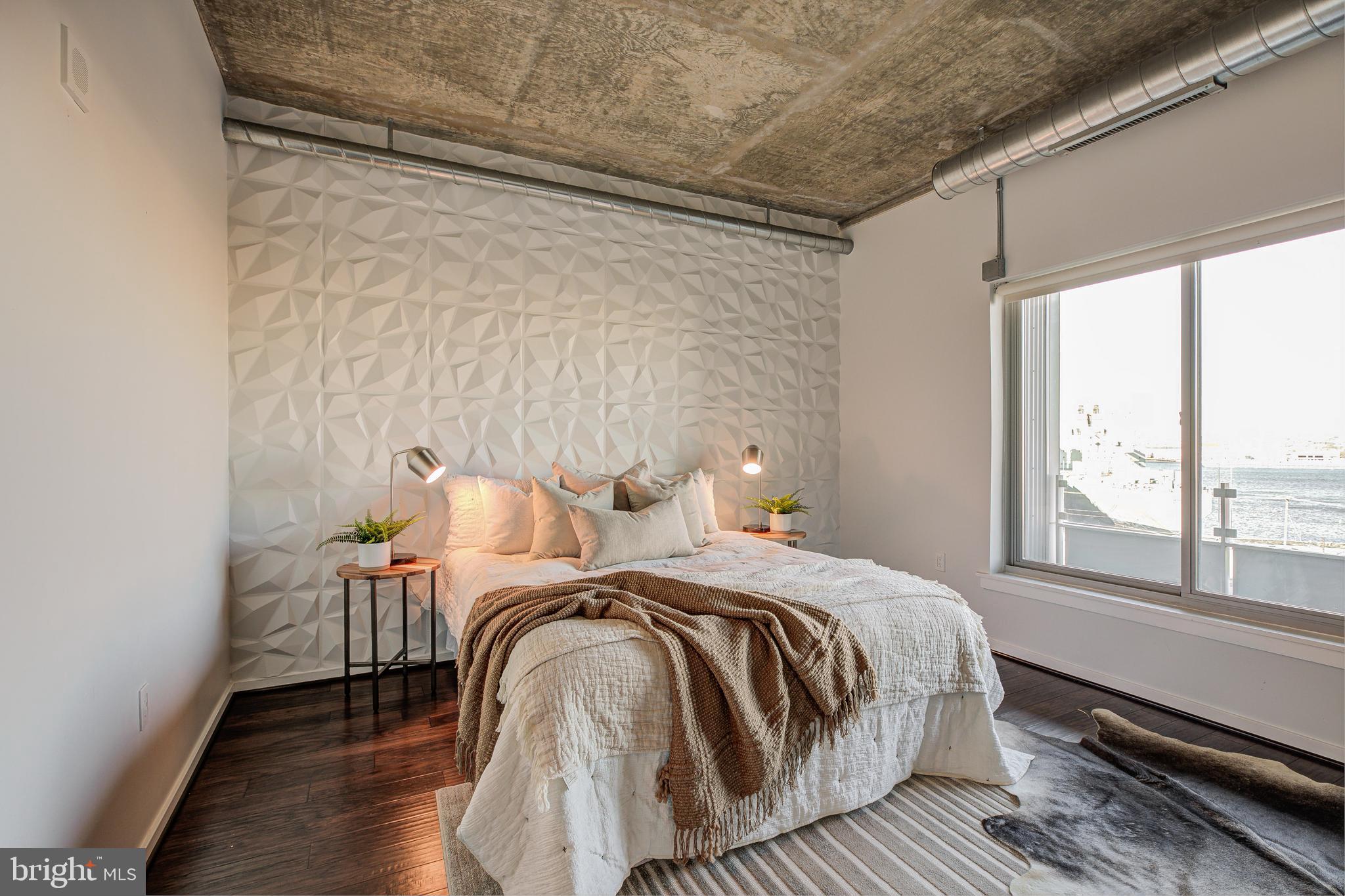 LOCUST POINT - Residential