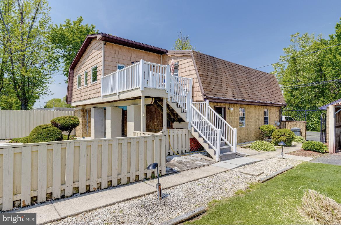 BOWLEYS QUARTERS - Residential